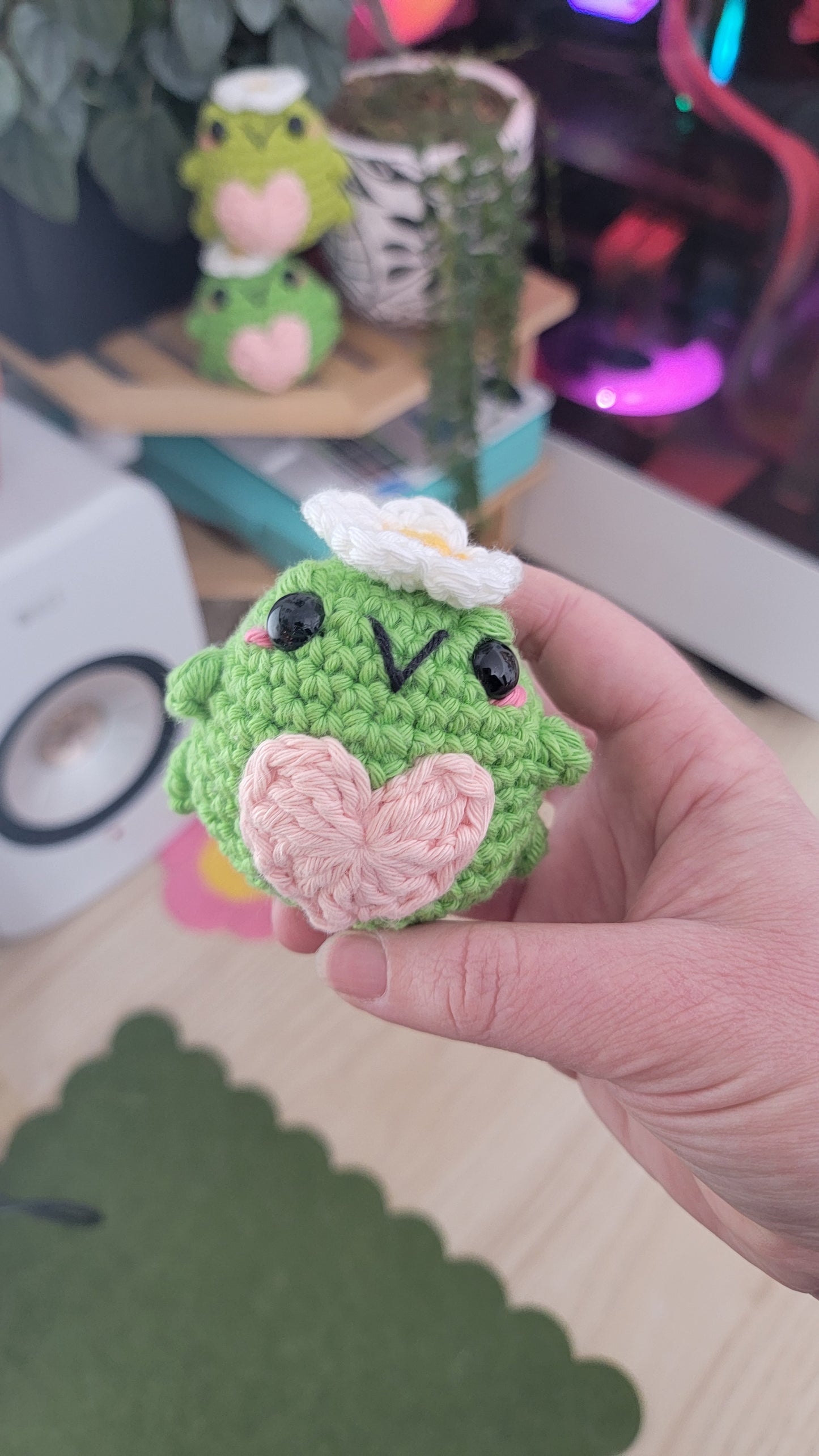 Maggie la grenouille — Patron crochet amigurumi PDF (FR + EN)